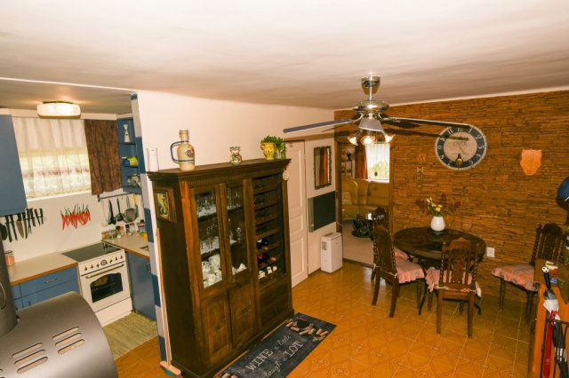 Eladó családi ház, Ábrahámhegyen 124.9 M Ft, 2+2 szobás