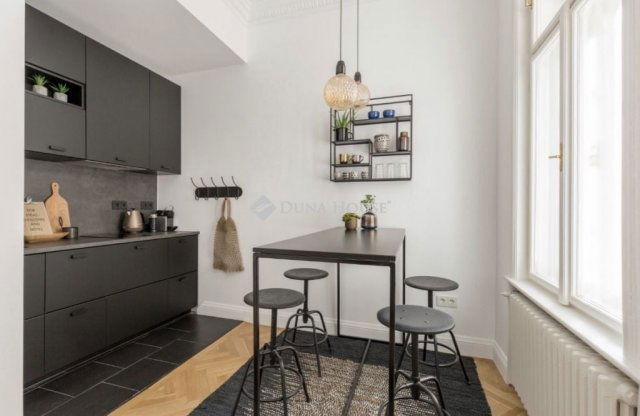 Eladó téglalakás, Budapesten, V. kerületben 159 M Ft, 2 szobás