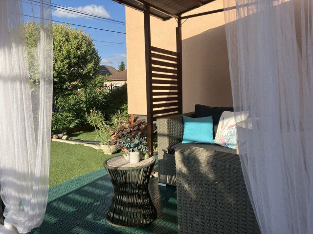 Eladó családi ház, Komáromban 174 M Ft, 3 szobás