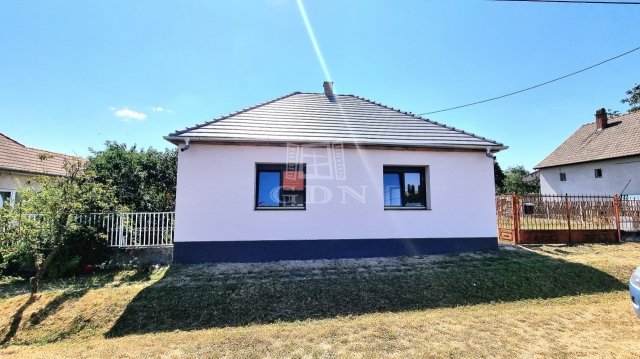 Eladó családi ház, Bernecebarátiban 56 M Ft, 3 szobás