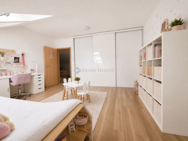 Eladó téglalakás, Pécsett, Diós dűlőn 84.99 M Ft, 4 szobás