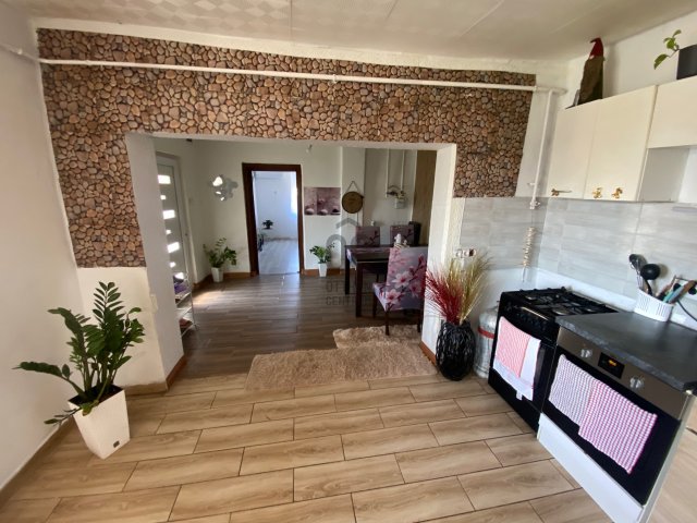 Eladó családi ház, Hajdúsámsonon 47.7 M Ft, 2 szobás