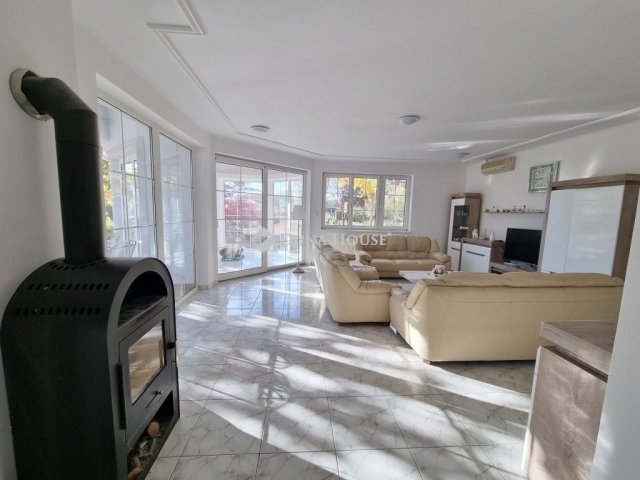 Eladó családi ház, Kápolnásnyéken 199 M Ft, 6 szobás