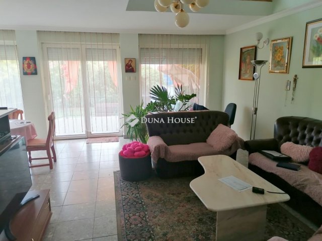 Eladó családi ház, Tokajban 180 M Ft, 6 szobás