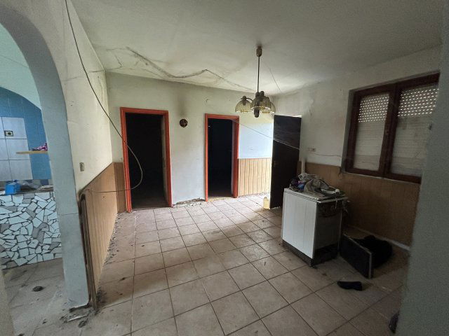 Eladó családi ház, Kisgyőrön 5.9 M Ft, 4 szobás