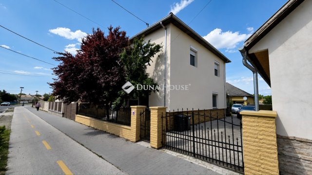 Eladó családi ház, Dabason 74.9 M Ft, 6 szobás