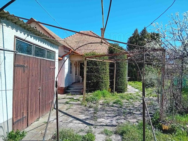 Eladó családi ház, Siófokon 49.9 M Ft, 4 szobás