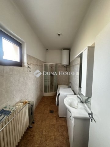 Eladó családi ház, Pellérden 64.9 M Ft, 5 szobás