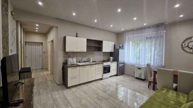 Kiadó téglalakás, albérlet, Debrecenben 250 E Ft / hó, 3 szobás