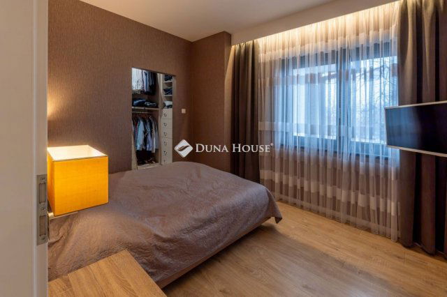 Eladó ikerház, Debrecenben, Géza utcában 219 M Ft, 5 szobás