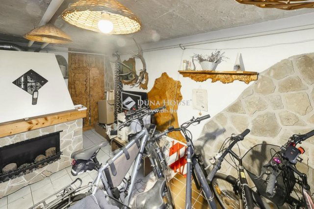 Eladó családi ház, Kecskeméten 90.99 M Ft, 6 szobás