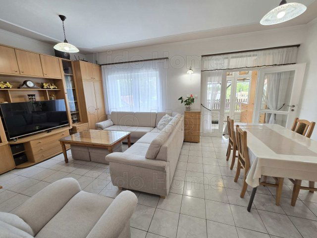 Eladó családi ház, Vonyarcvashegyen 329 M Ft, 11 szobás