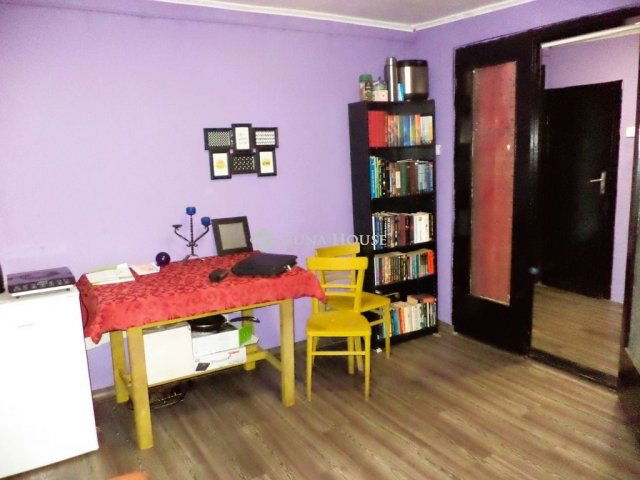 Eladó nyaraló, Velencén 29.9 M Ft, 1 szobás