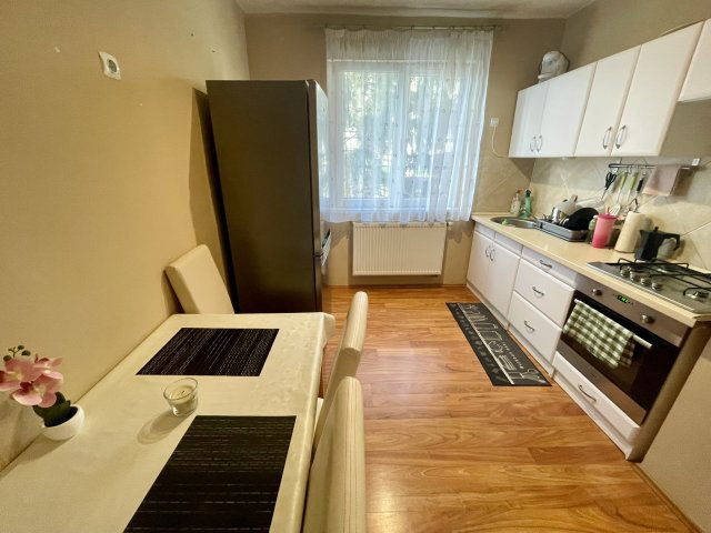 Eladó téglalakás, Dombóváron 30.9 M Ft, 2 szobás