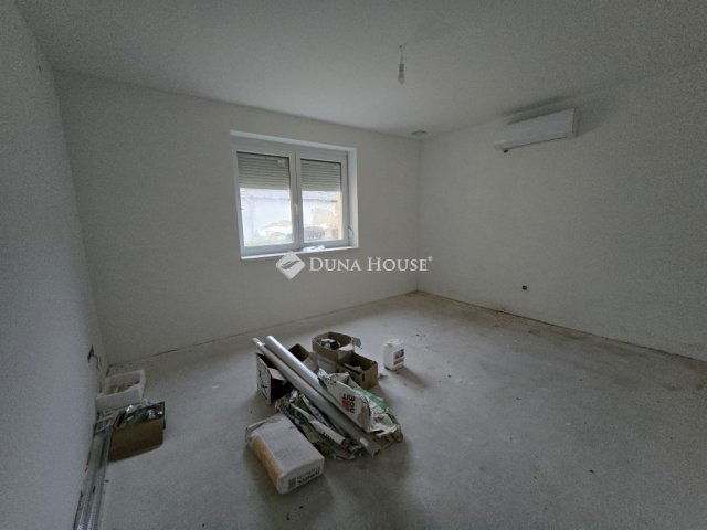 Eladó családi ház, Aranyosgadányban 98 M Ft, 7 szobás