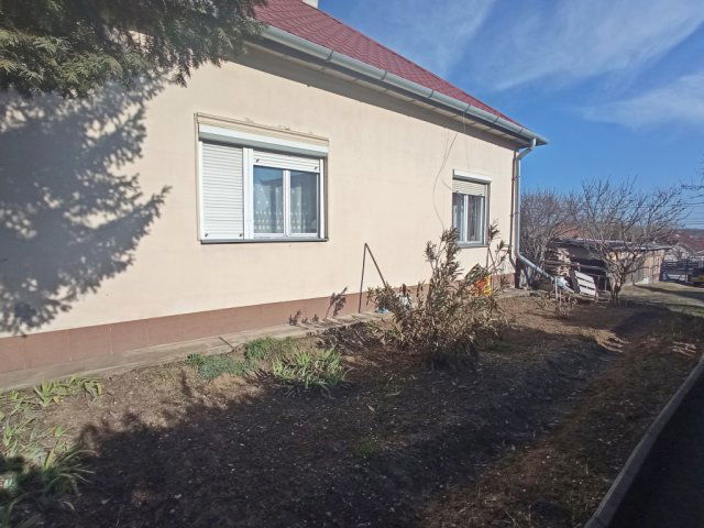 Eladó sorház, Kerepesen, Szabadság úton 38.79 M Ft, 2 szobás