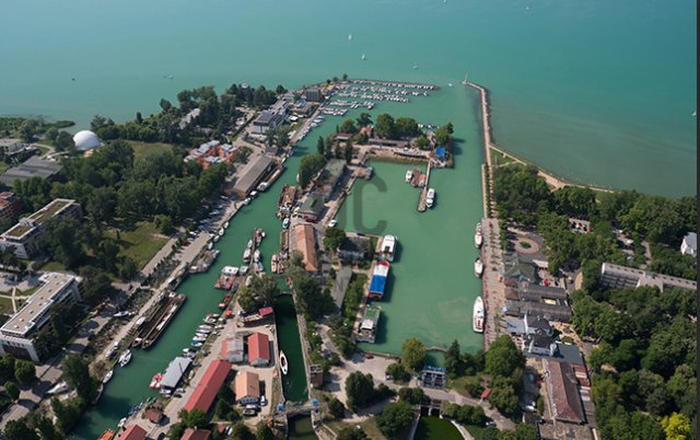 Eladó téglalakás, Siófokon 79.9 M Ft, 4 szobás