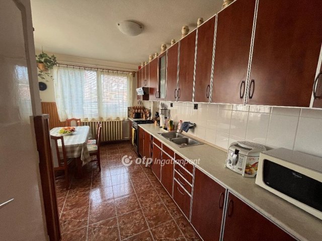 Eladó családi ház, Nyíregyházán 83.9 M Ft, 5 szobás