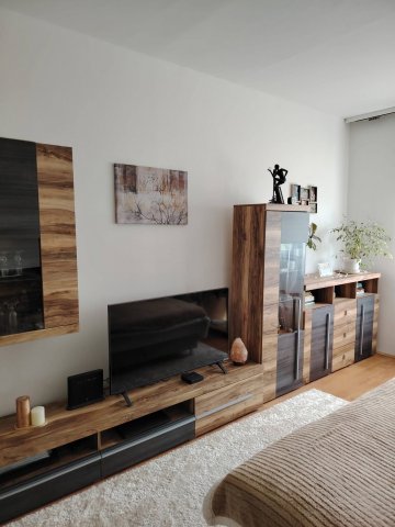 Eladó panellakás, Komlón, Alkotmány utcában 26.3 M Ft