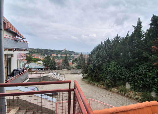 Eladó téglalakás, Pécsett, Szőlő utcában 76 M Ft, 4+1 szobás