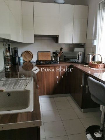 Eladó panellakás, Szegeden 74 M Ft, 2+2 szobás