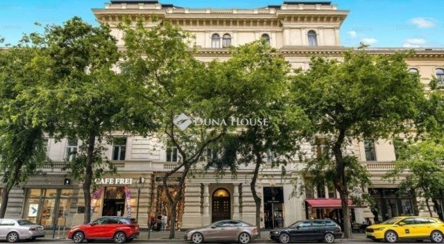 Eladó téglalakás, Budapesten, VI. kerületben 109 M Ft, 1 szobás