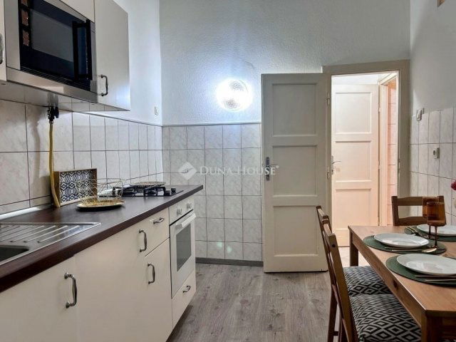 Eladó téglalakás, Budapesten, V. kerületben 84 M Ft, 2 szobás
