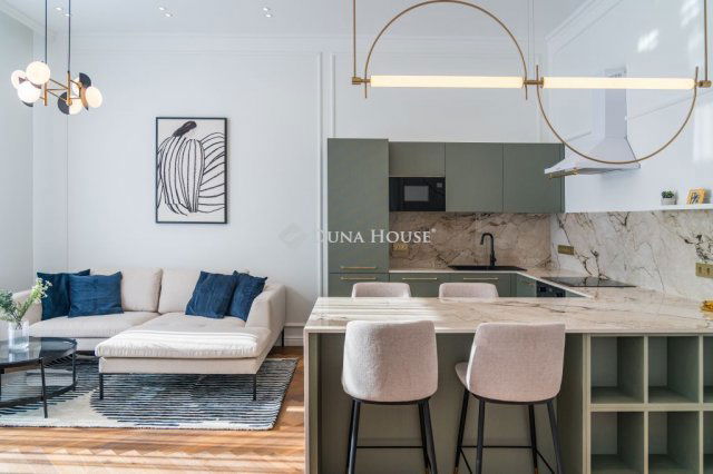 Eladó téglalakás, Budapesten, VI. kerületben 210 M Ft, 3 szobás