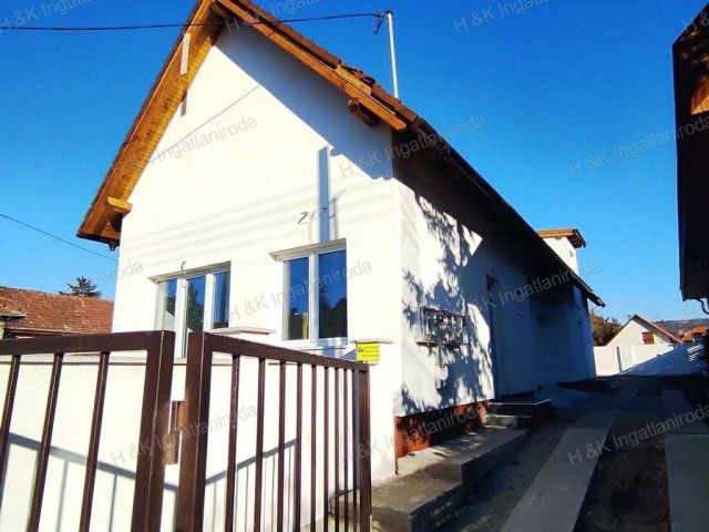 Eladó ikerház, Fóton 89.9 M Ft, 5 szobás / költözzbe.hu