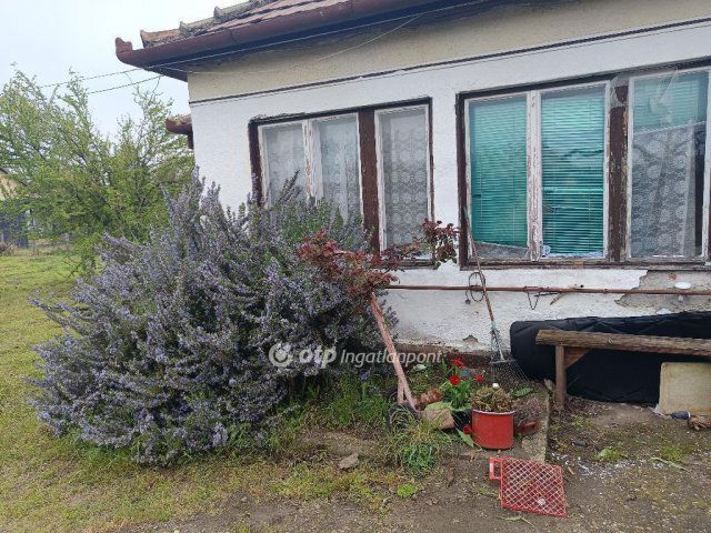 Eladó családi ház, Tökölön 45 M Ft, 2 szobás