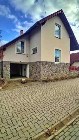 Eladó családi ház, Visegrádon 139.9 M Ft, 6 szobás