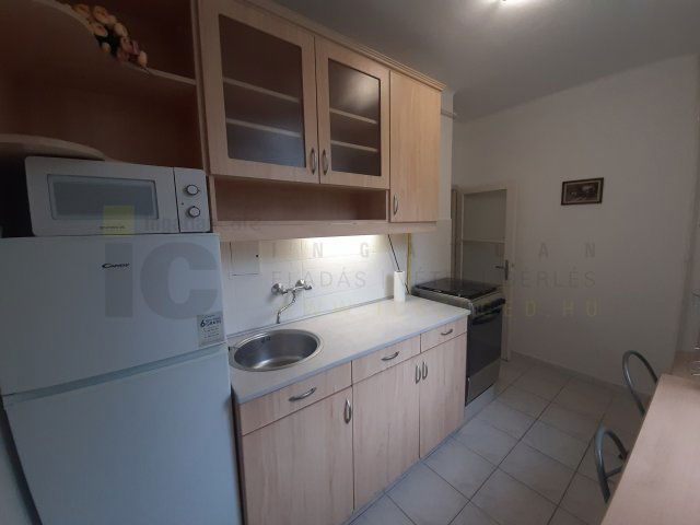Kiadó téglalakás, albérlet, Szegeden 130 E Ft / hó, 1+1 szobás