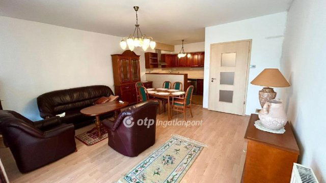 Eladó téglalakás, Győrött 119.9 M Ft, 3 szobás