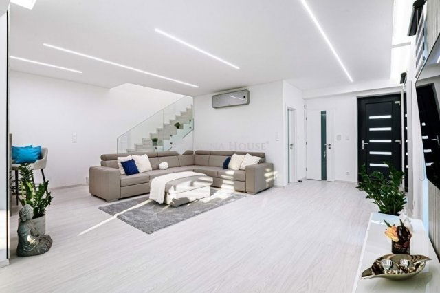 Eladó ikerház, Mogyoródon 229.5 M Ft, 4 szobás