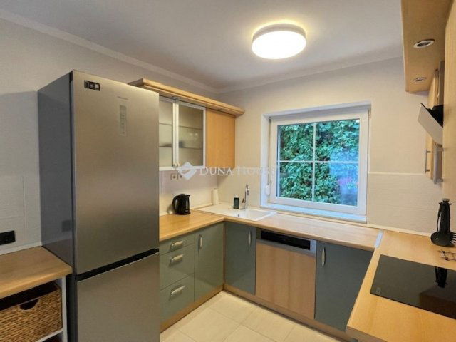 Kiadó téglalakás, albérlet, Pécsett 572 E Ft / hó, 4 szobás