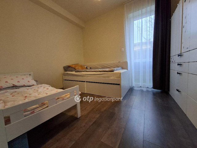 Eladó téglalakás, Gyömrőn 84.9 M Ft, 3 szobás