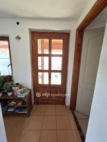 Eladó családi ház, Ráckeresztúron 69.99 M Ft, 5 szobás