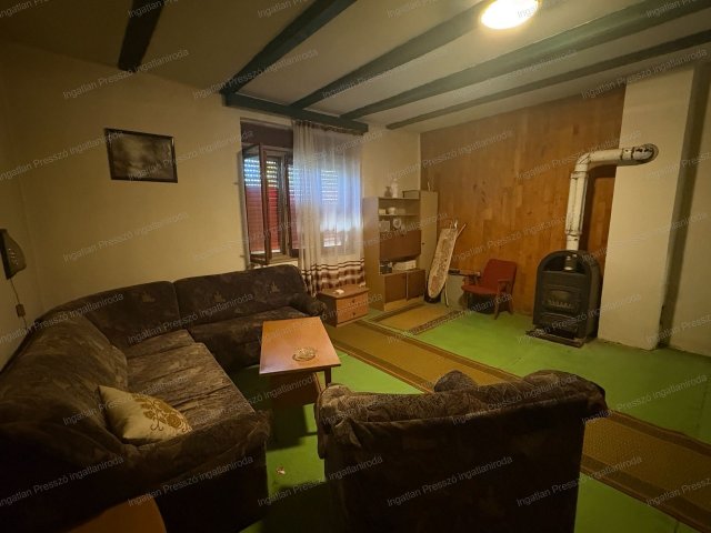 Eladó családi ház, Szentimrefalván 12 M Ft, 3 szobás