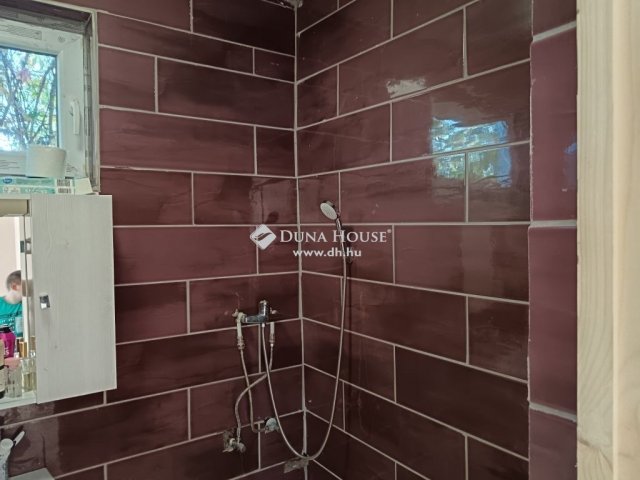 Eladó családi ház, Törtelen 24.9 M Ft, 2 szobás