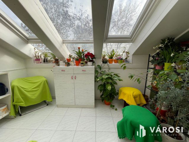 Eladó téglalakás, Békéscsabán 79 M Ft, 5 szobás