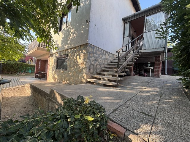 Eladó családi ház, Balatonfüreden 148 M Ft, 8 szobás