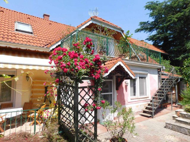 Eladó családi ház, Cserszegtomajon 150 M Ft, 6 szobás