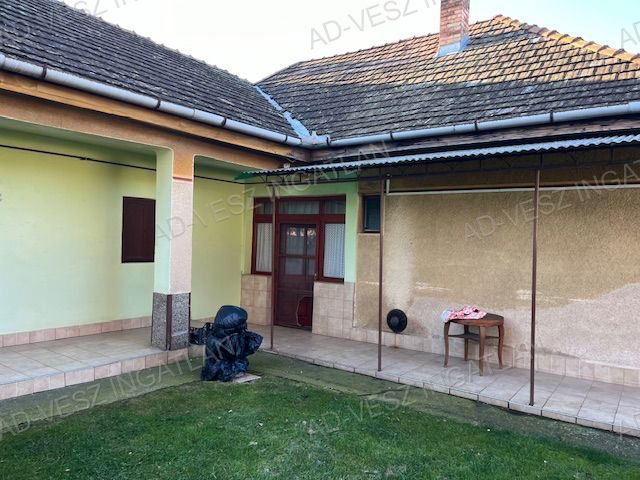 Eladó családi ház, Újhartyánon 49.9 M Ft, 3 szobás
