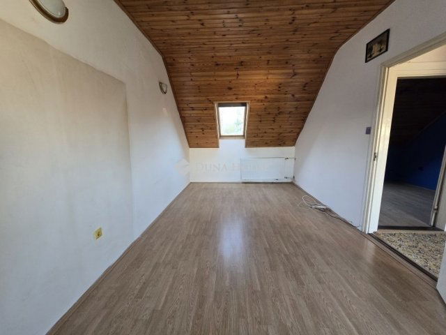 Eladó ikerház, Pécsett 79.9 M Ft, 3 szobás