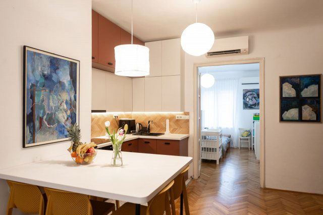 Eladó téglalakás, Budapesten, VI. kerületben 82.9 M Ft, 3 szobás