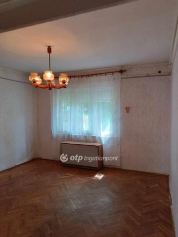 Eladó téglalakás, Tiszavasváriban 16 M Ft, 2+1 szobás