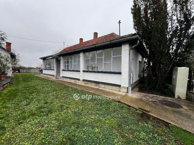 Eladó családi ház, Tarcalon 33.9 M Ft, 2 szobás