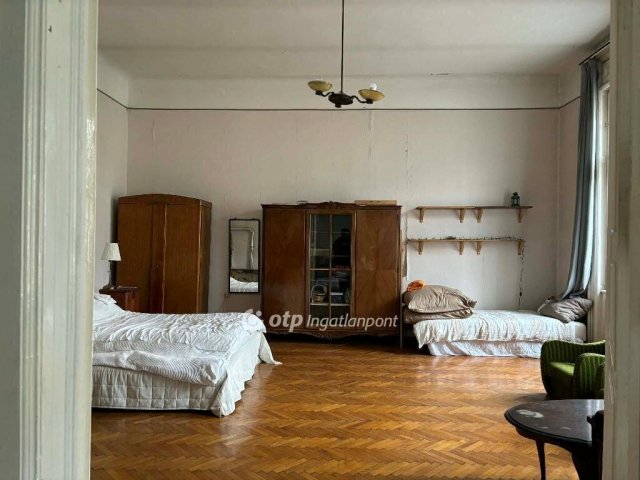 Eladó téglalakás, Budapesten, V. kerületben 164.9 M Ft, 2 szobás