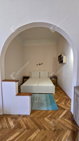 Eladó téglalakás, Budapesten, VI. kerületben 72 M Ft, 1 szobás