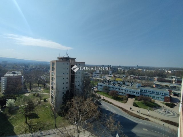 Eladó téglalakás, Tatabányán, Fő téren 39.99 M Ft, 2 szobás